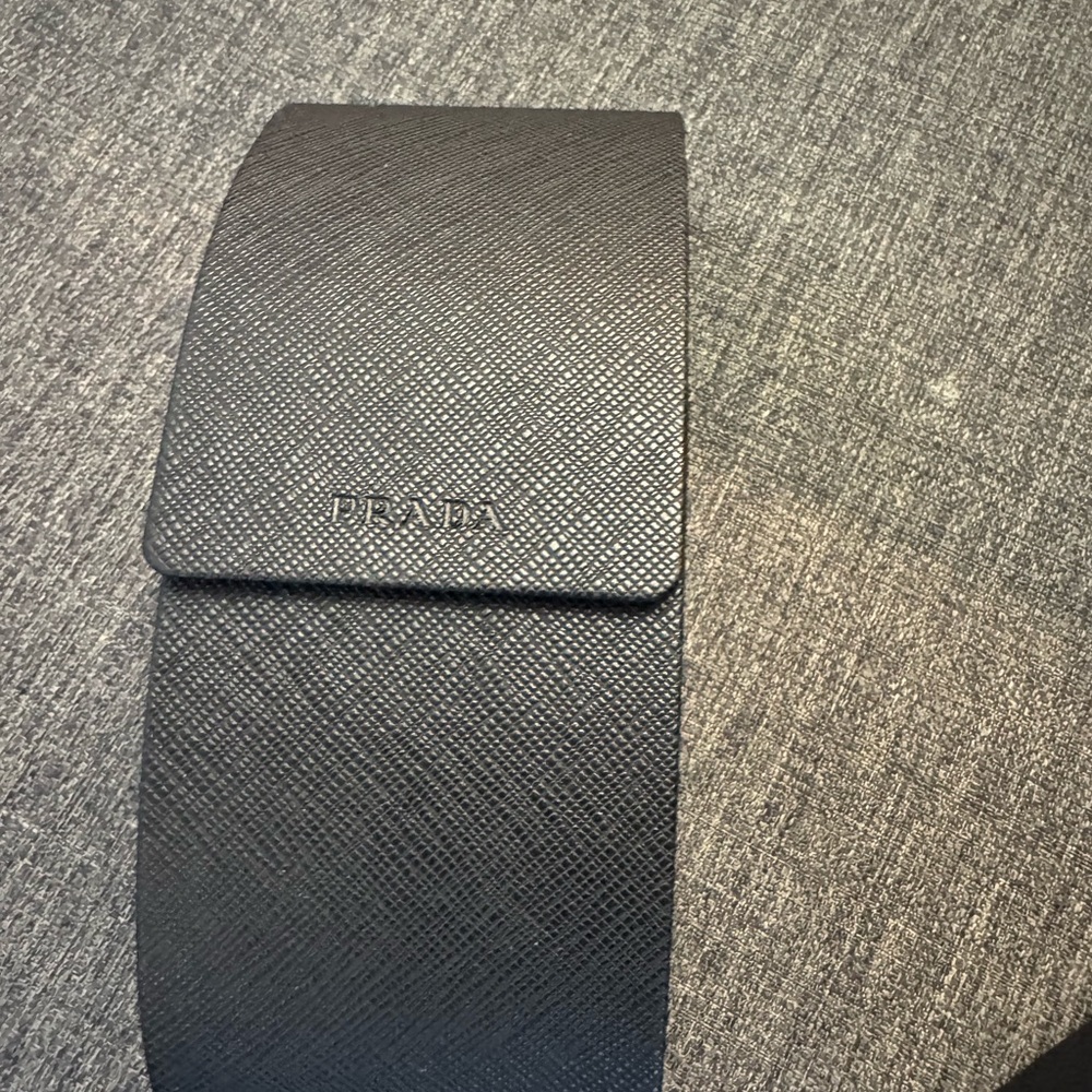 Stylish Black Square Sunglasses - Picture 5 of 8